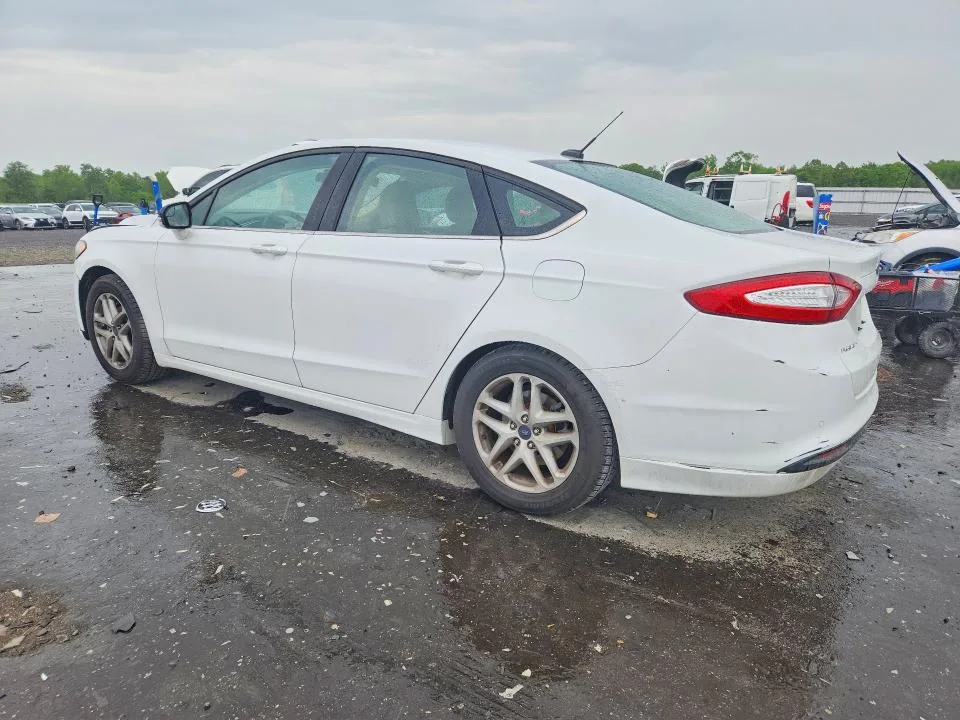 1FA6P0H75G5125103 — 2016 FORD FUSION photo 2