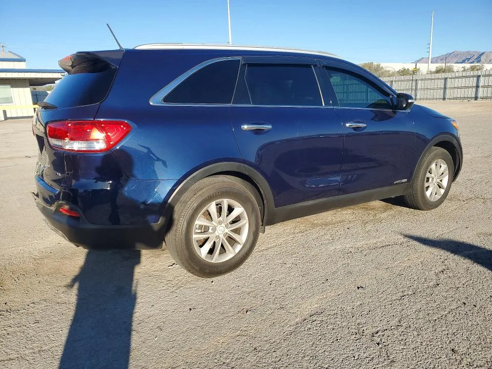 5XYPGDA54HG319841 — 2017 KIA SORENTO photo 3