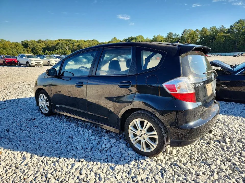 JHMGE8H50BS004683 — 2011 HONDA FIT photo 2