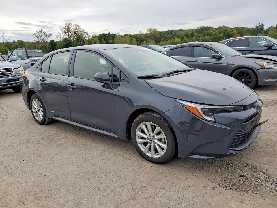 JTDBDMHEXS3022139 — 2025 TOYOTA COROLLA HYBRID photo 4