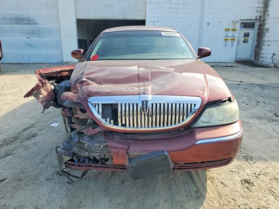 1LNHM81W23Y623601 — 2003 LINCOLN TOWN CAR photo 5