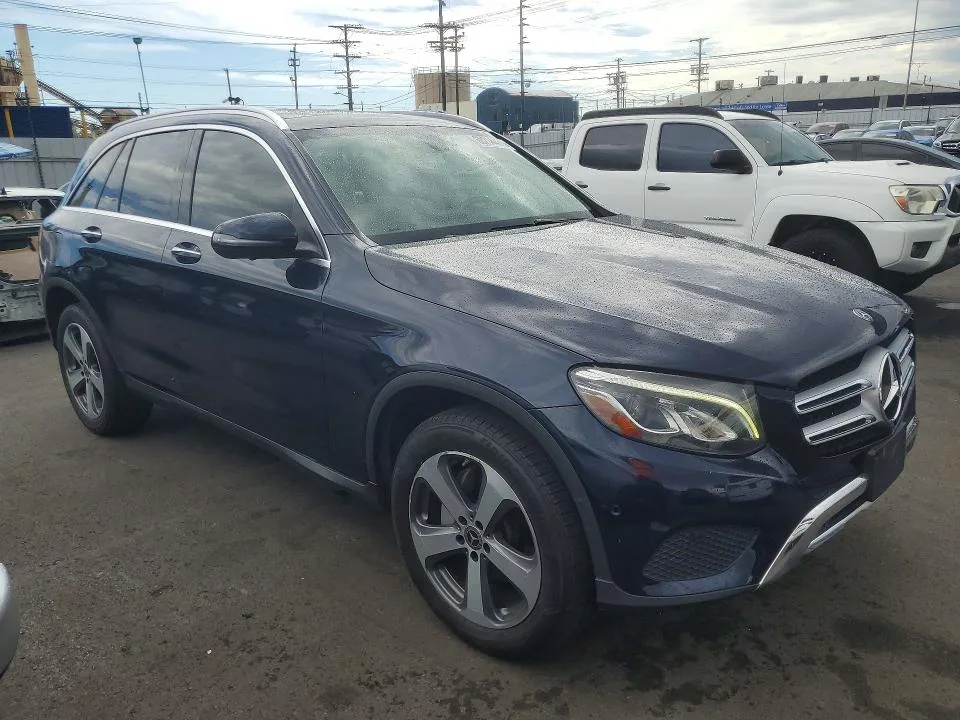 WDC0G4JB8KF576075 — 2019 MERCEDES-BENZ GLC photo 4