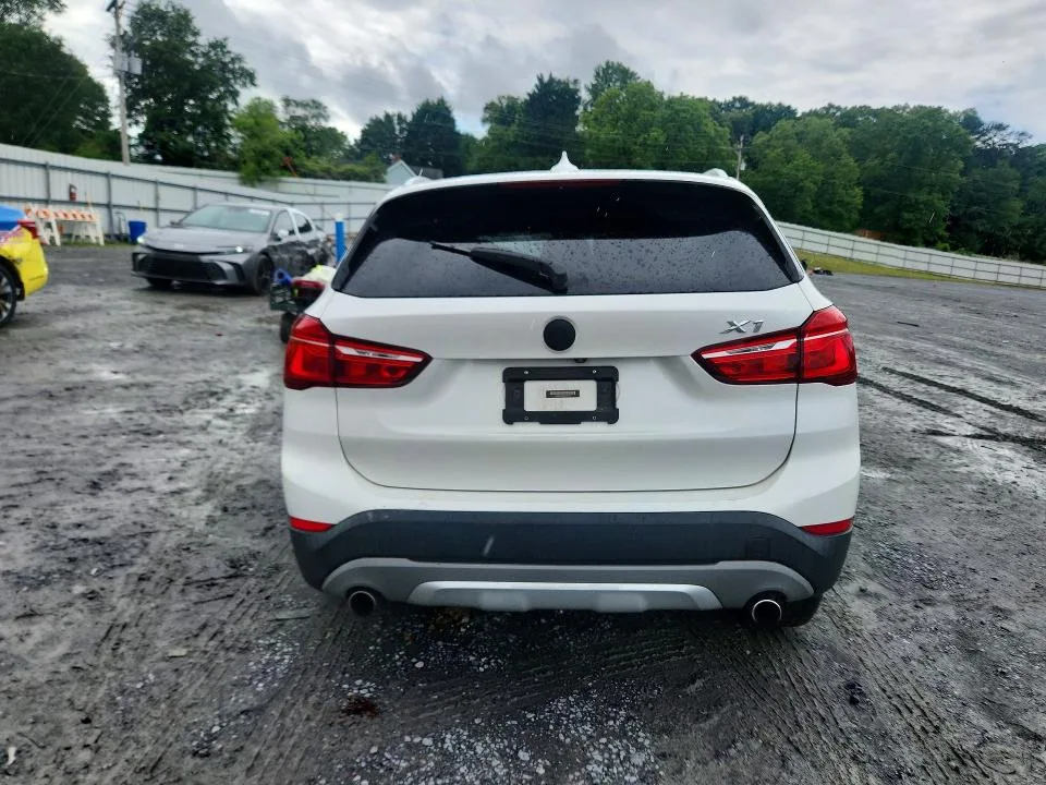 WBXHU7C38J5H41416 — 2018 BMW X1 photo 6
