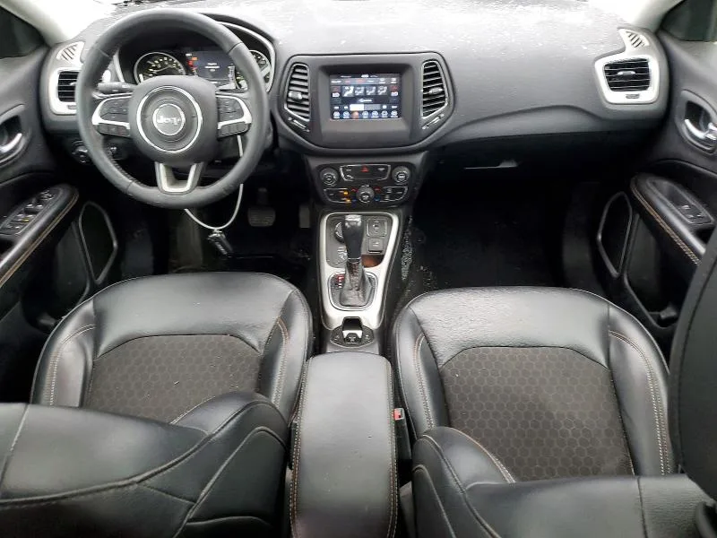 3C4NJDBB3JT115849 — 2018 JEEP COMPASS photo 8