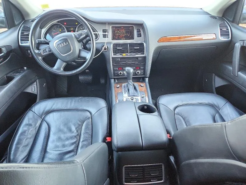 WA1LGAFE1BD010382 — 2011 AUDI Q7 photo 8