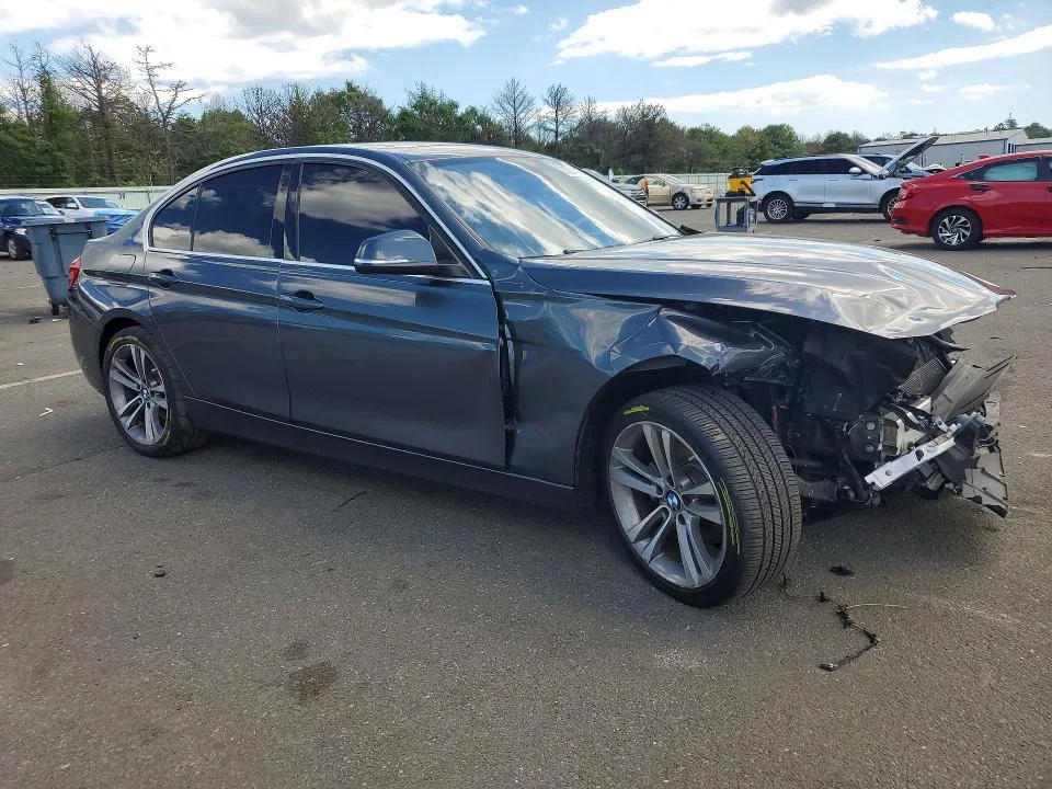 WBA8D9C54JA615615 — 2018 BMW 330 photo 4