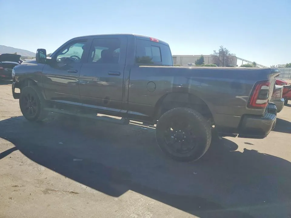 3C6UR5FJXPG518912 — 2023 RAM 2500 photo 2