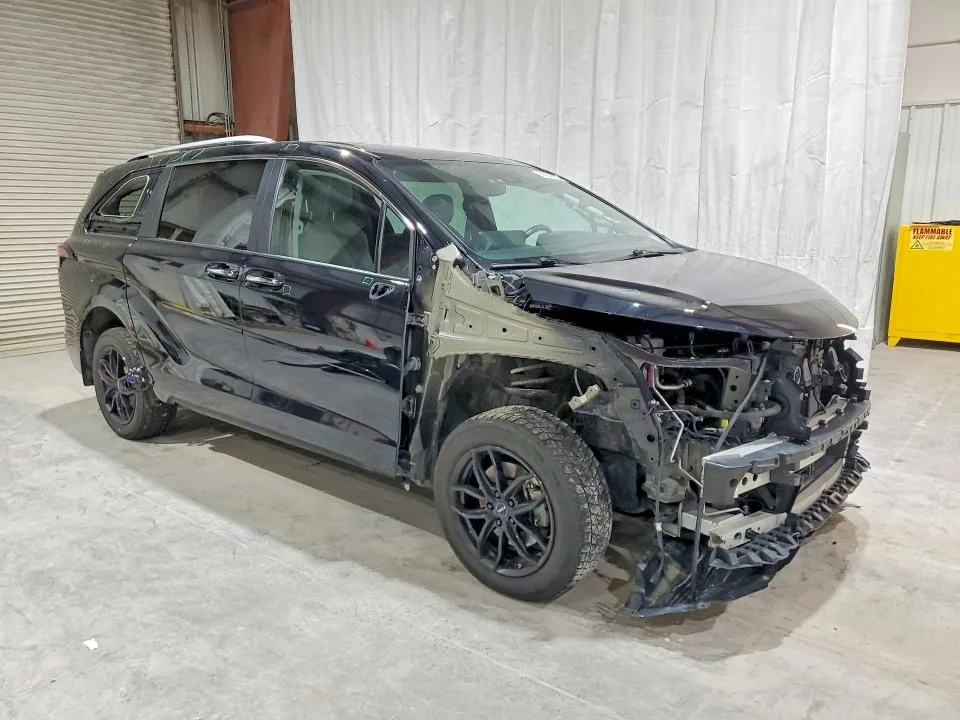 5TDZSKFC4NS067722 — 2022 TOYOTA SIENNA photo 4