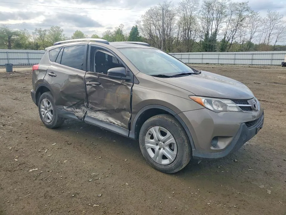 JTMBFREV8FD116323 — 2015 TOYOTA RAV4 photo 4