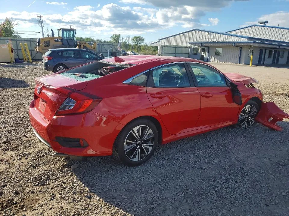 2HGFC1F34HH634834 — 2017 HONDA CIVIC photo 3