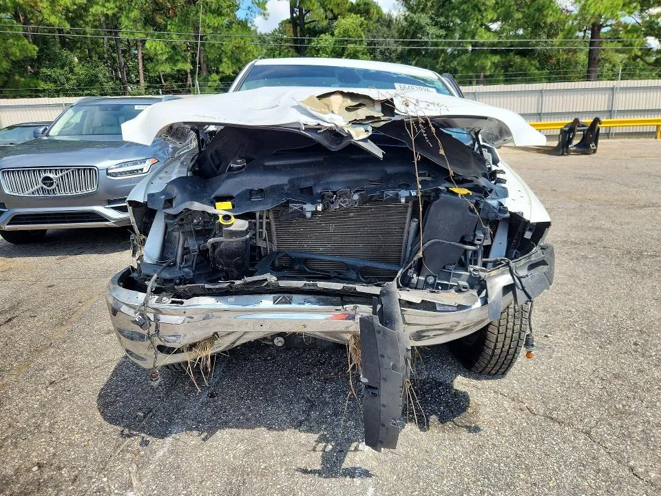 1C6RR7LGXPS516967 — 2023 RAM 1500 CLASSIC photo 5