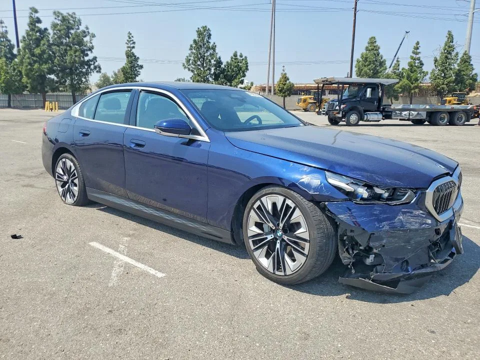 WBY33FK06RCR56582 — 2024 BMW I5 photo 4