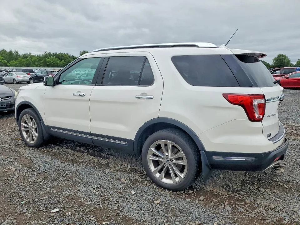 1FM5K8F82JGB73535 — 2018 FORD EXPLORER photo 2