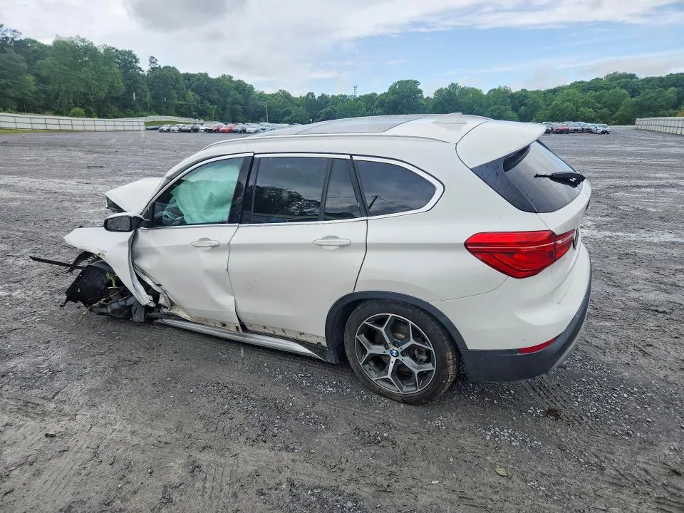 WBXHU7C38J5H41416 — 2018 BMW X1 photo 2
