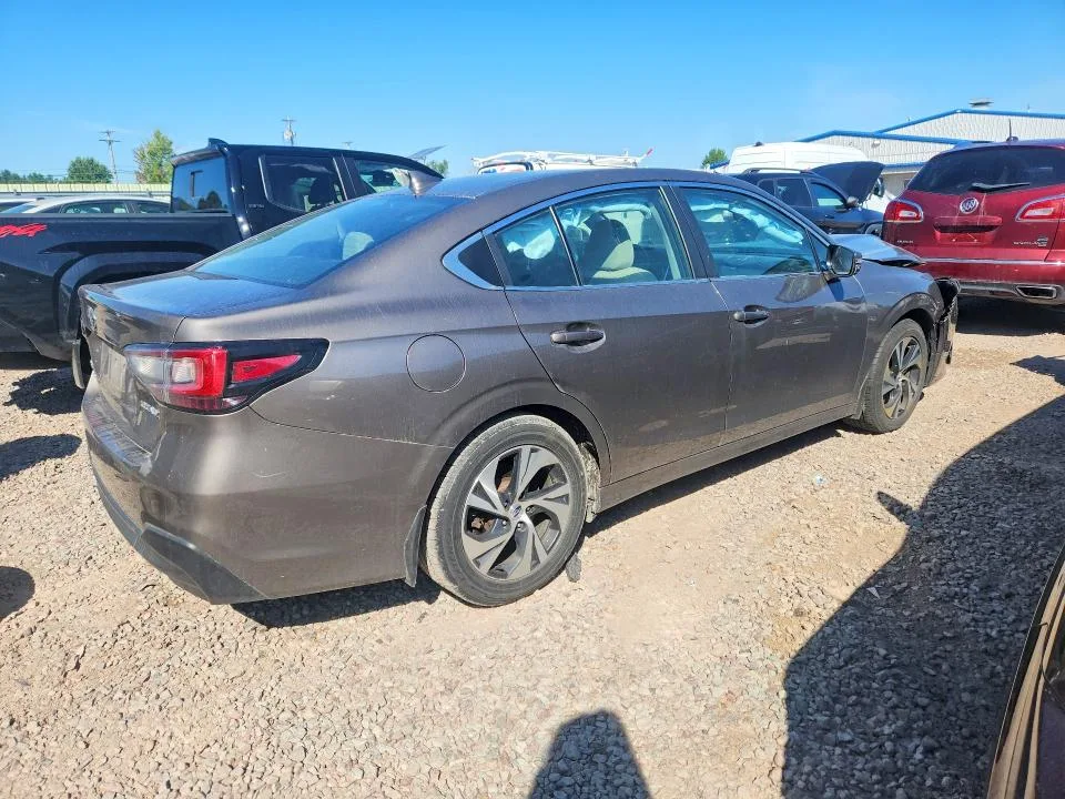 4S3BWAF64N3005829 — 2022 SUBARU LEGACY photo 3