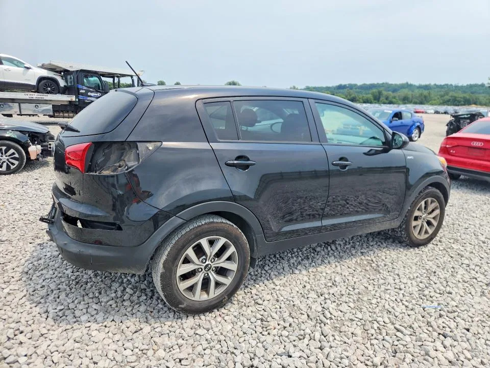 KNDPBCAC4G7879037 — 2016 KIA SPORTAGE photo 3