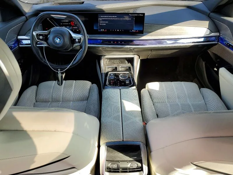 WBY43EJ06RCR30080 — 2024 BMW I7 photo 8