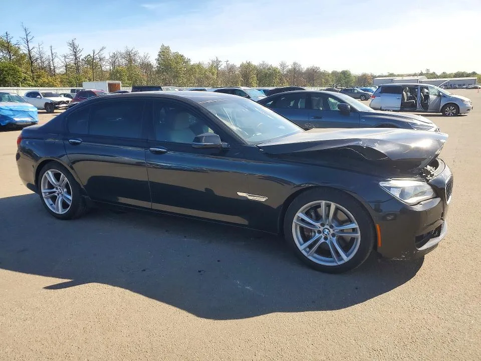 WBAYF8C57DDE59239 — 2013 BMW 750 photo 4