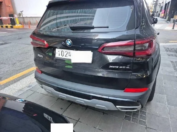 WBACV6107KLK23506 — 2019 BMW X5 xDrive30d xLine photo 3