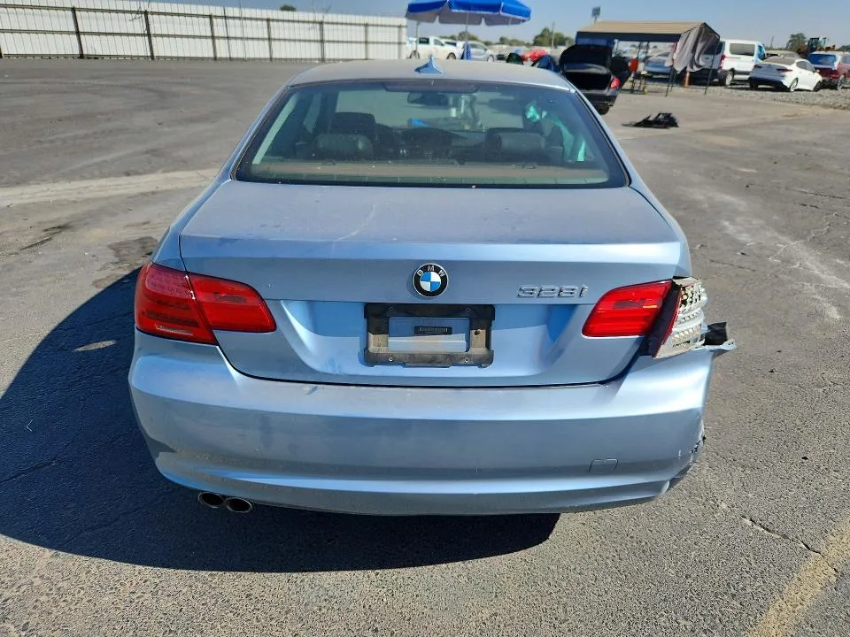 WBAKE5C54CE756465 — 2012 BMW 328 photo 6