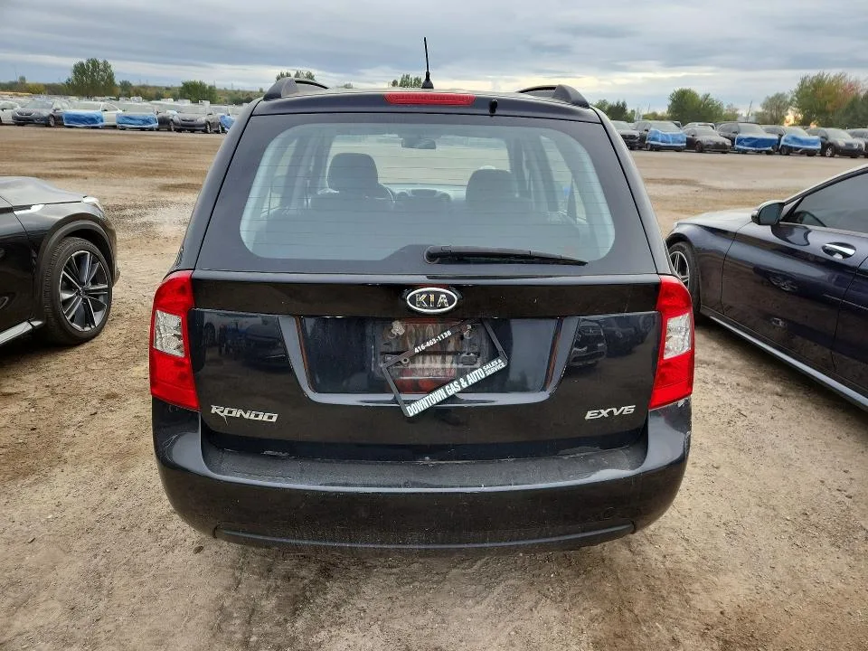 KNAFG526987148068 — 2008 KIA RONDO photo 6