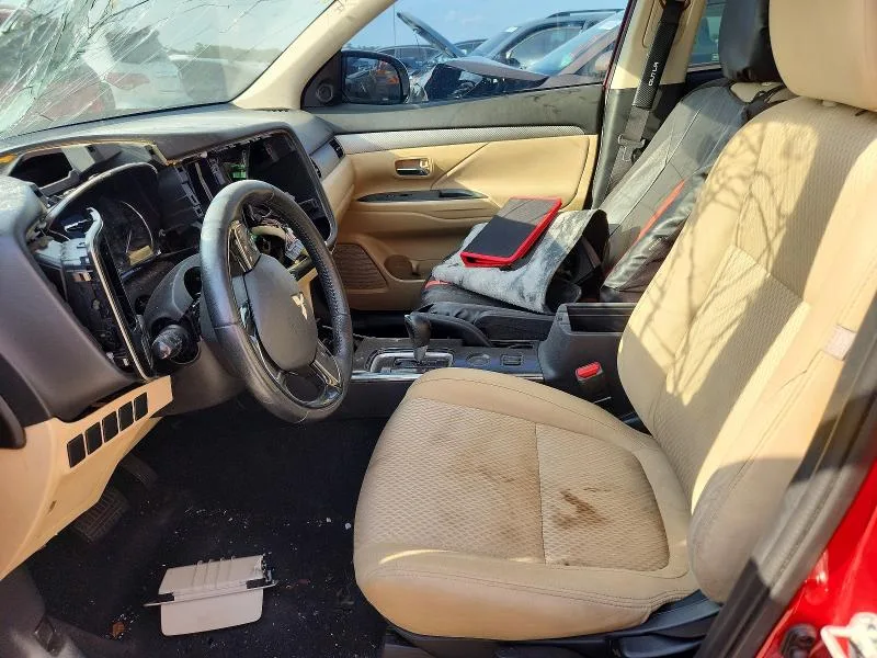 JA4AD3A38JZ060991 — 2018 MITSUBISHI OUTLANDER photo 7