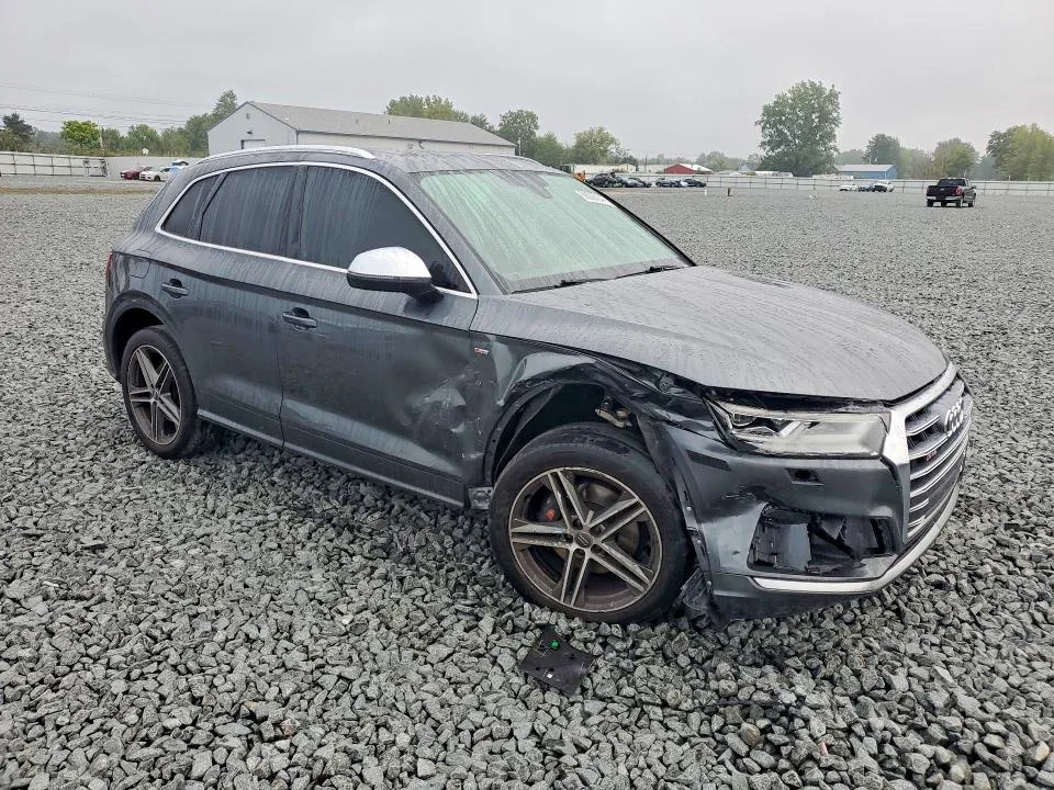 WA1B4AFY3K2030014 — 2019 AUDI SQ5 photo 4