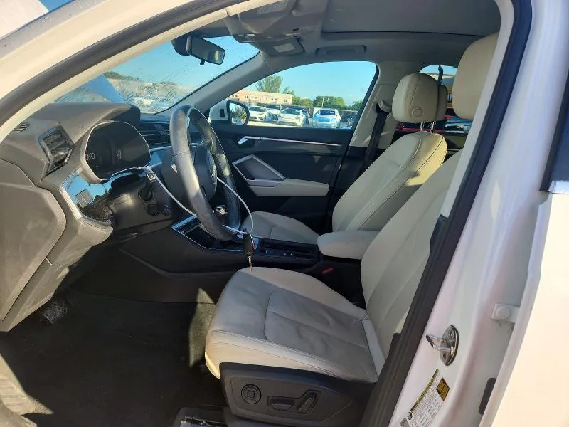 WA1AECF34L1116836 — 2020 AUDI Q3 photo 7