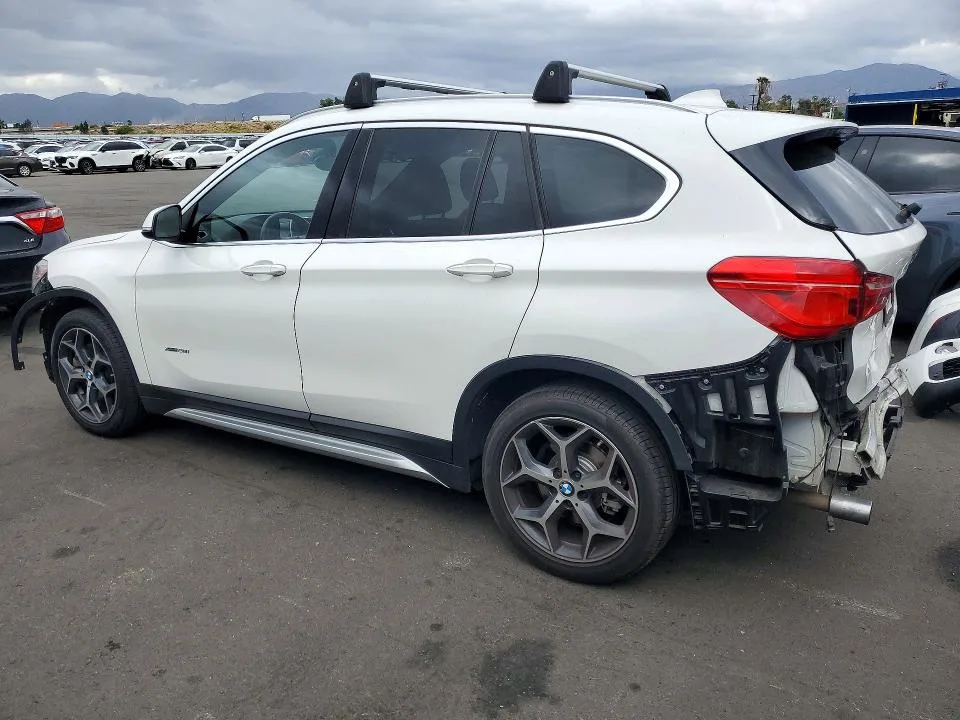 WBXHT3C34G5E51596 — 2016 BMW X1 photo 2