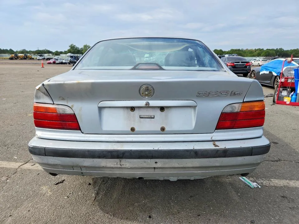 WBADW3C56CE821942 — 1998 BMW 323 photo 6