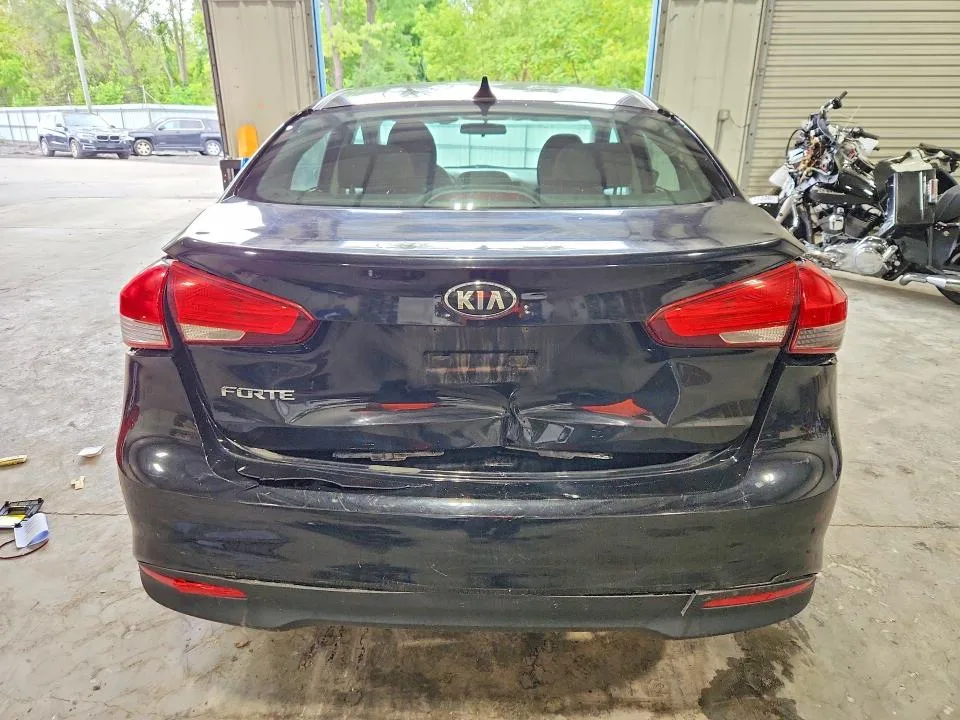 3KPFK4A76HE087929 — 2017 KIA FORTE photo 6