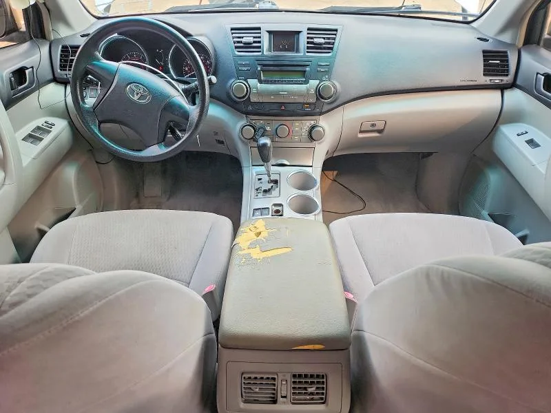 JTEES41A182017495 — 2008 TOYOTA HIGHLANDER photo 8