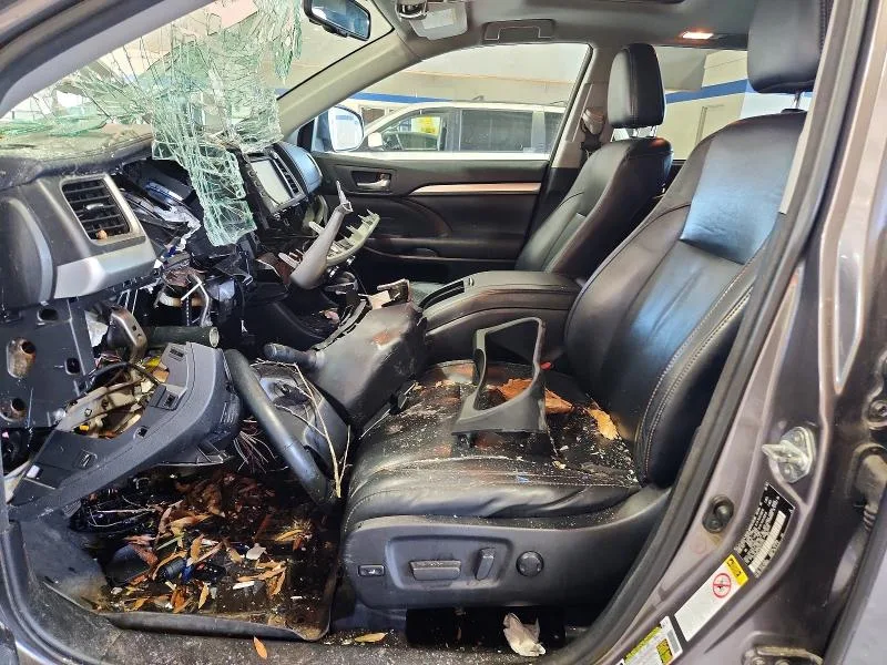 5TDJKRFH1GS310231 — 2016 TOYOTA HIGHLANDER photo 7