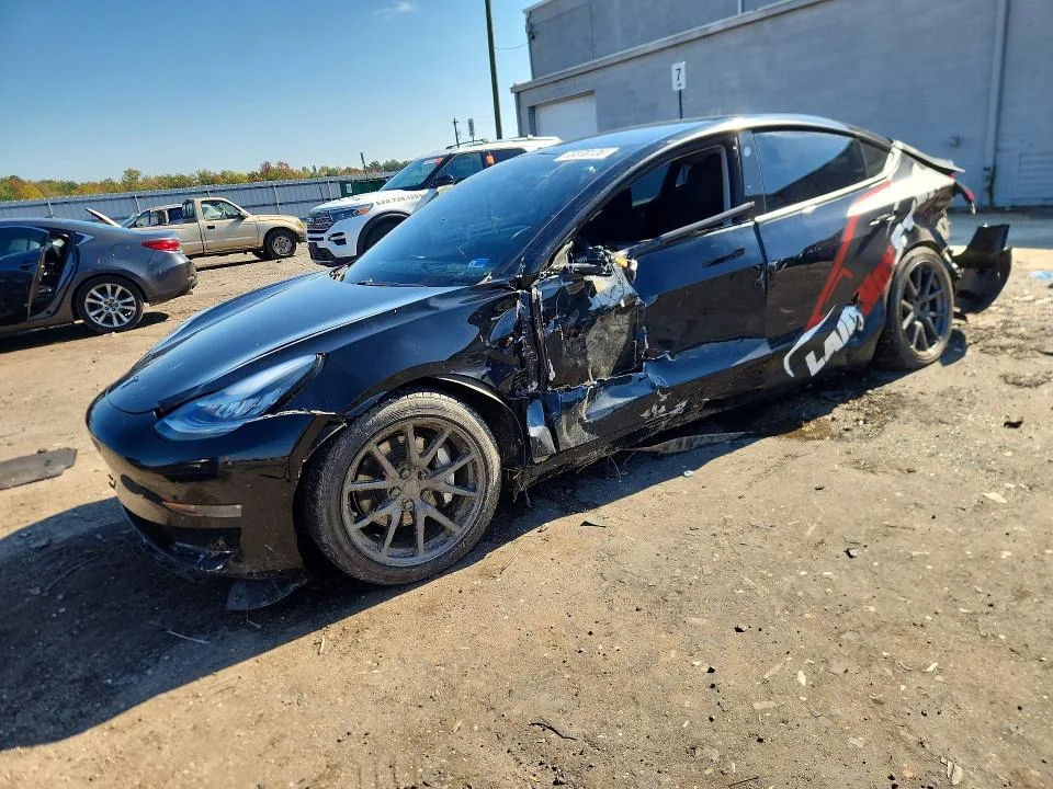 5YJ3E1EA9KF361818 — 2019 TESLA MODEL 3 photo 1