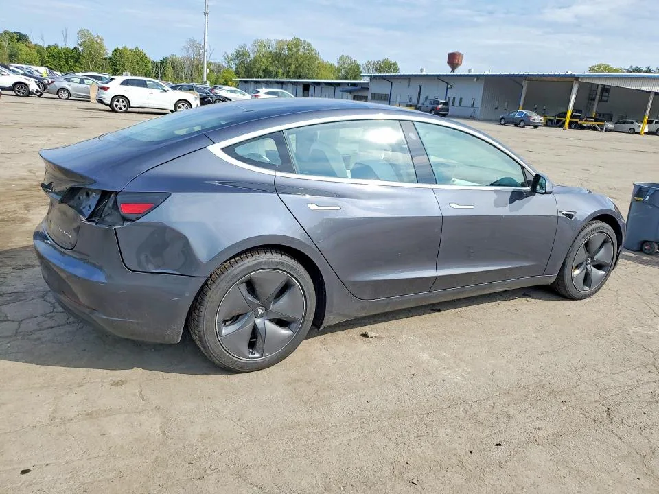5YJ3E1EB7JF100498 — 2018 TESLA MODEL 3 photo 3