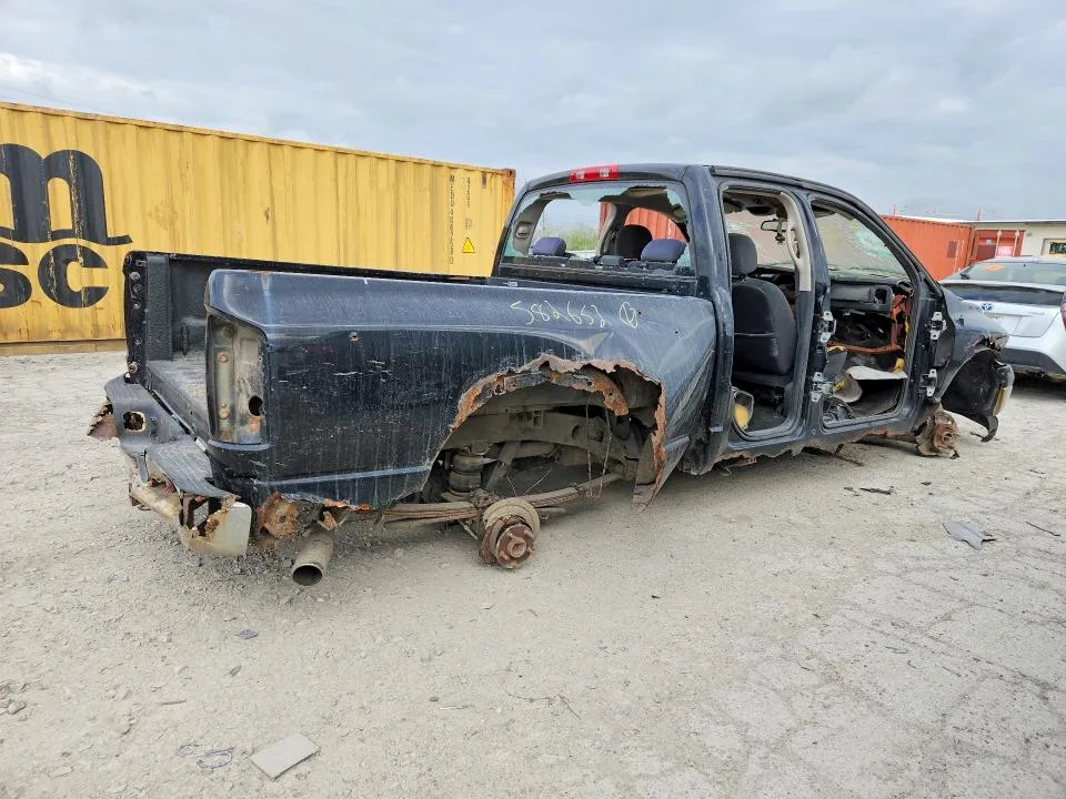 1D7HU18D74S582652 — 2004 DODGE RAM 1500 photo 3