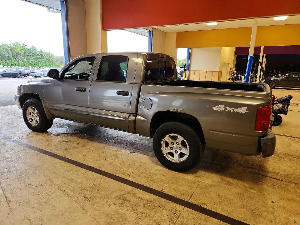 1D7HW48N75S178417 — 2005 DODGE DAKOTA photo 2