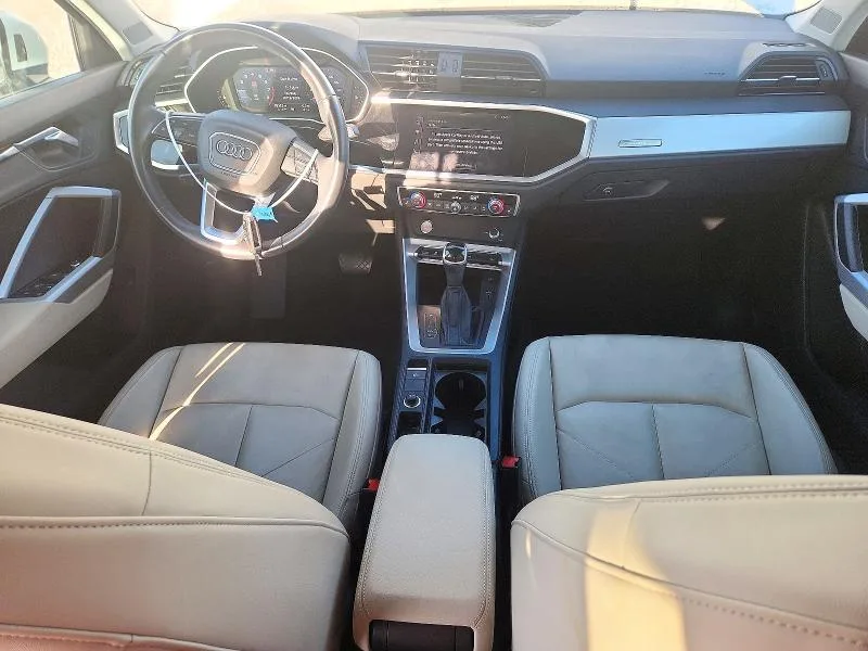 WA1AECF34L1116836 — 2020 AUDI Q3 photo 8