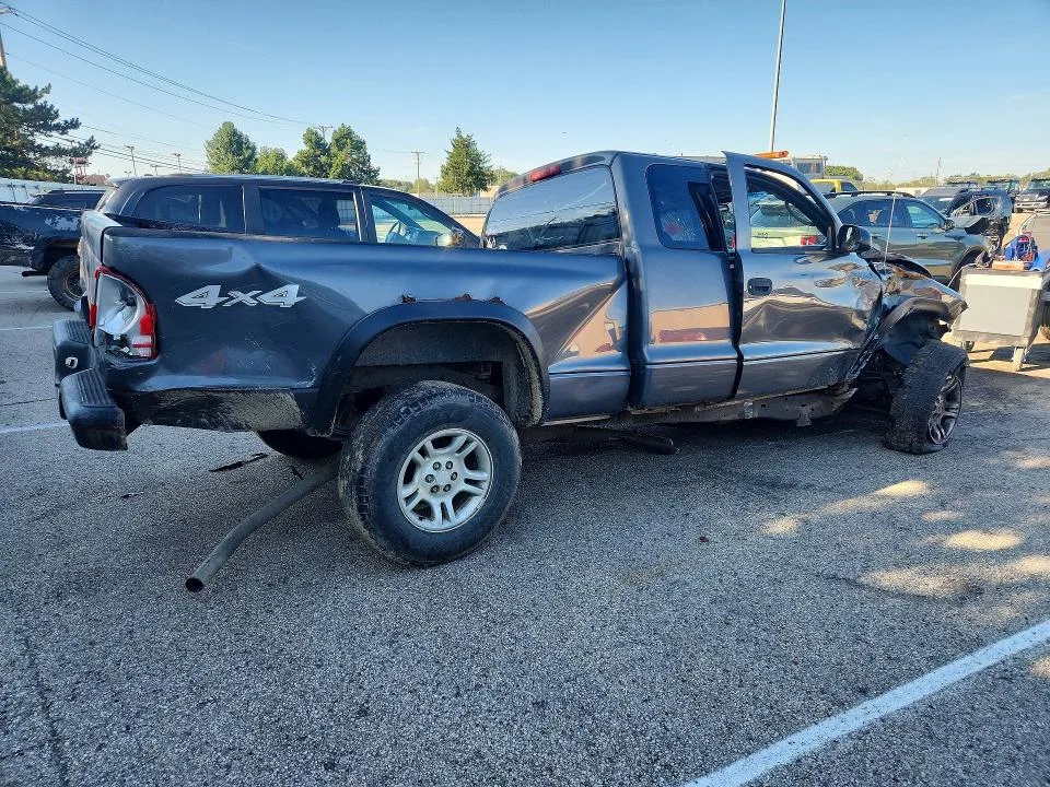 1D7HG12K14S662768 — 2004 DODGE DAKOTA photo 3