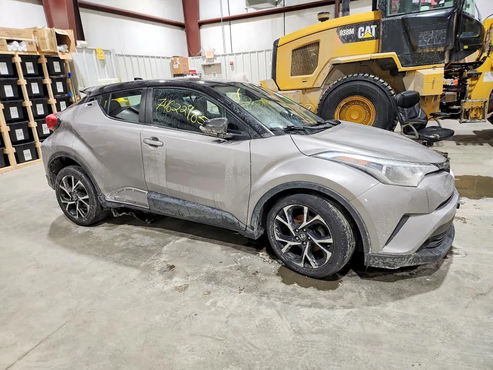 NMTKHMBXXKR092879 — 2019 TOYOTA C-HR photo 4