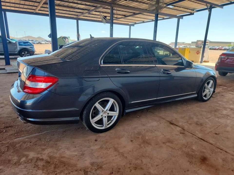WDDGF5EB7AR087144 — 2010 MERCEDES-BENZ C photo 3