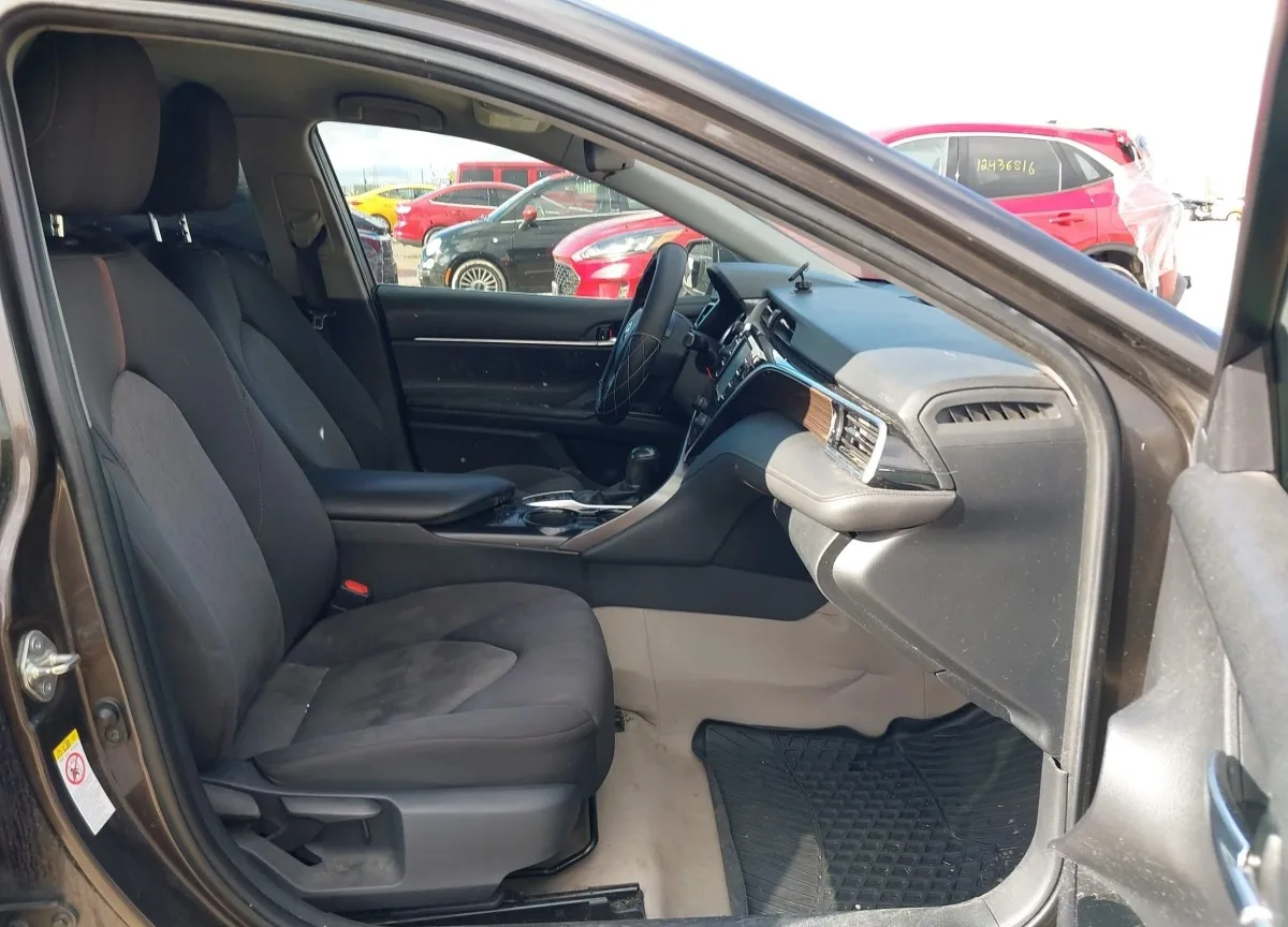 4T1B31HKXJU001786 — 2018 TOYOTA Camry photo 9