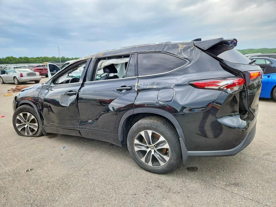 5TDGZRBH3LS037749 — 2020 TOYOTA HIGHLANDER photo 2