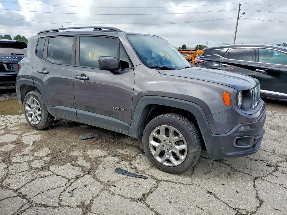 ZACCJBBB4JPH39145 — 2018 JEEP RENEGADE photo 4