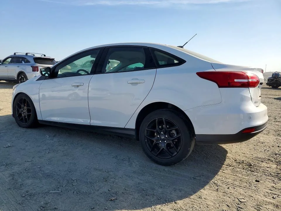 1FADP3F23GL399461 — 2016 FORD FOCUS photo 2
