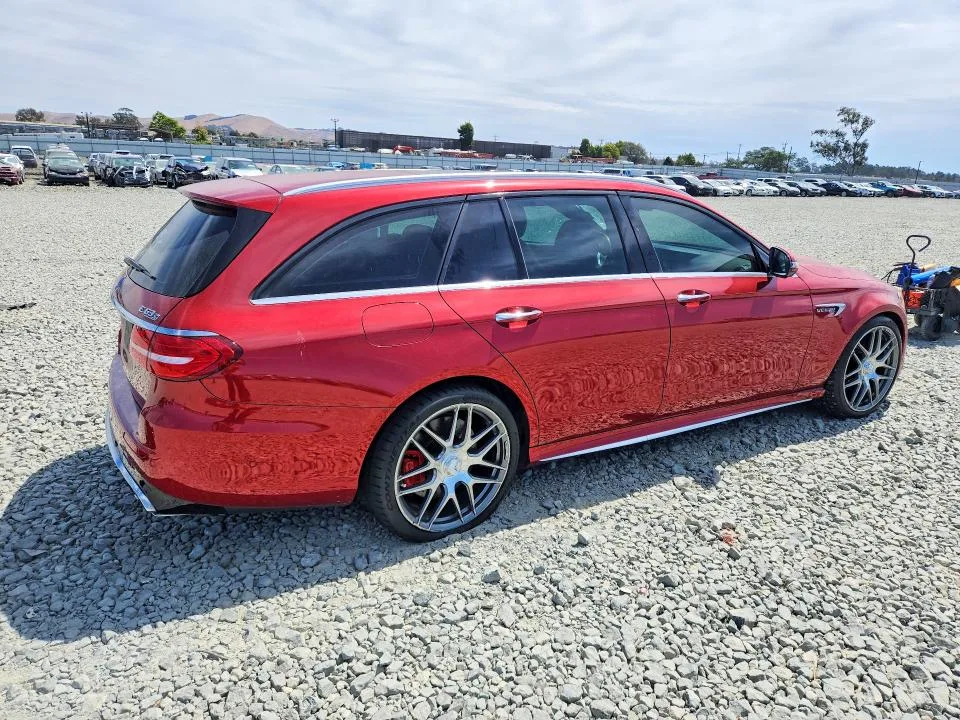 WDDZH8KB8KA506109 — 2019 MERCEDES-BENZ E photo 3