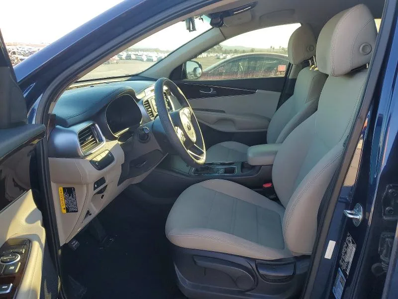 5XYPGDA54HG319841 — 2017 KIA SORENTO photo 7