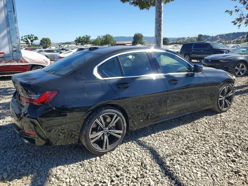 3MW69FF03R8E23231 — 2024 BMW 330I photo 3