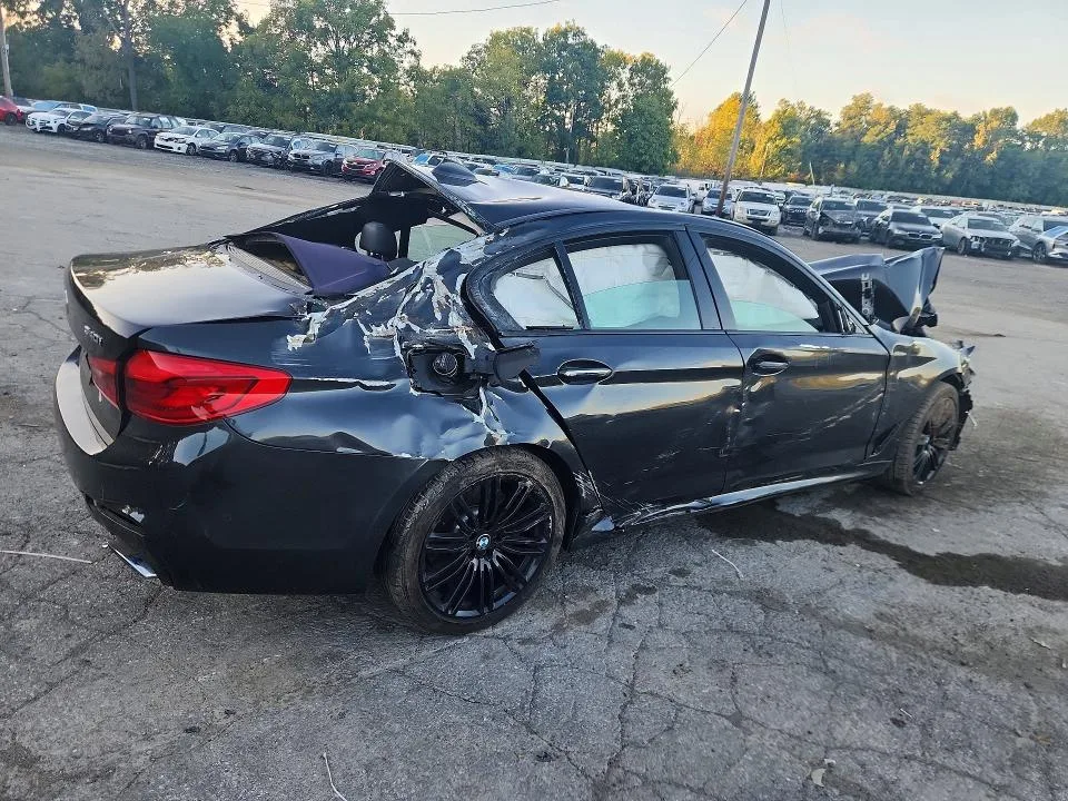 WBAJE7C56JWC55630 — 2018 BMW 540 photo 3