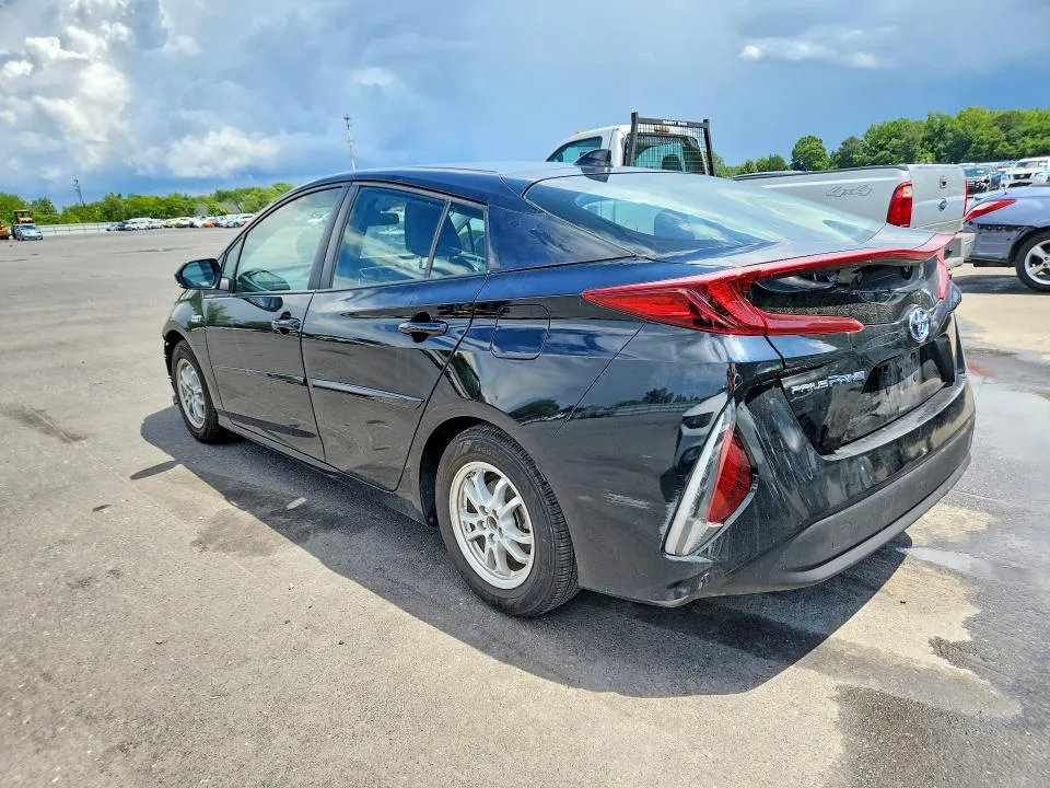 JTDKAMFPXM3182697 — 2021 TOYOTA PRIUS PRIME photo 2
